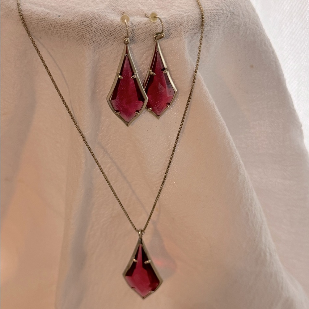 Kendra Scott Damon Pendant and Olivia Drop Earrings